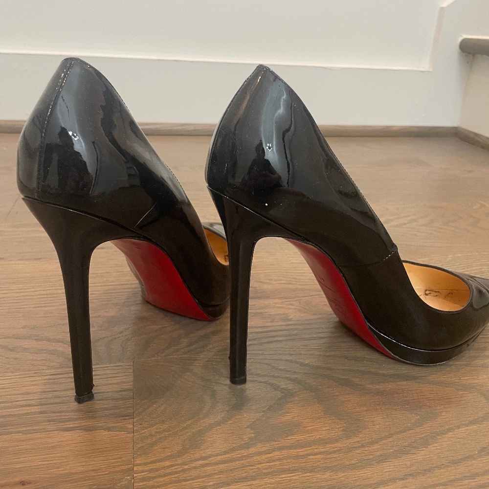 Christian Louboutin Pigalle Pumps, Size 41